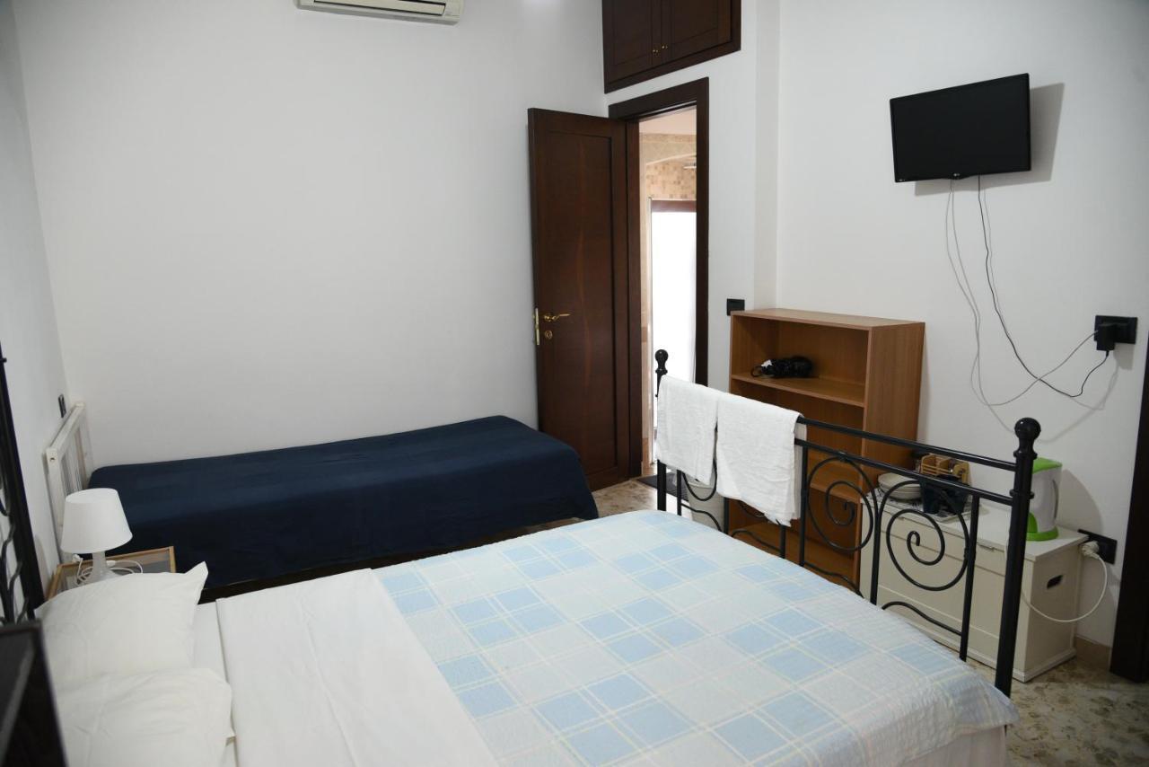 Corte Trecantaia 11 Holiday Hotel Bari Exterior photo