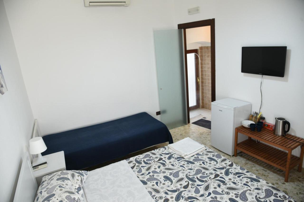 Corte Trecantaia 11 Holiday Hotel Bari Exterior photo