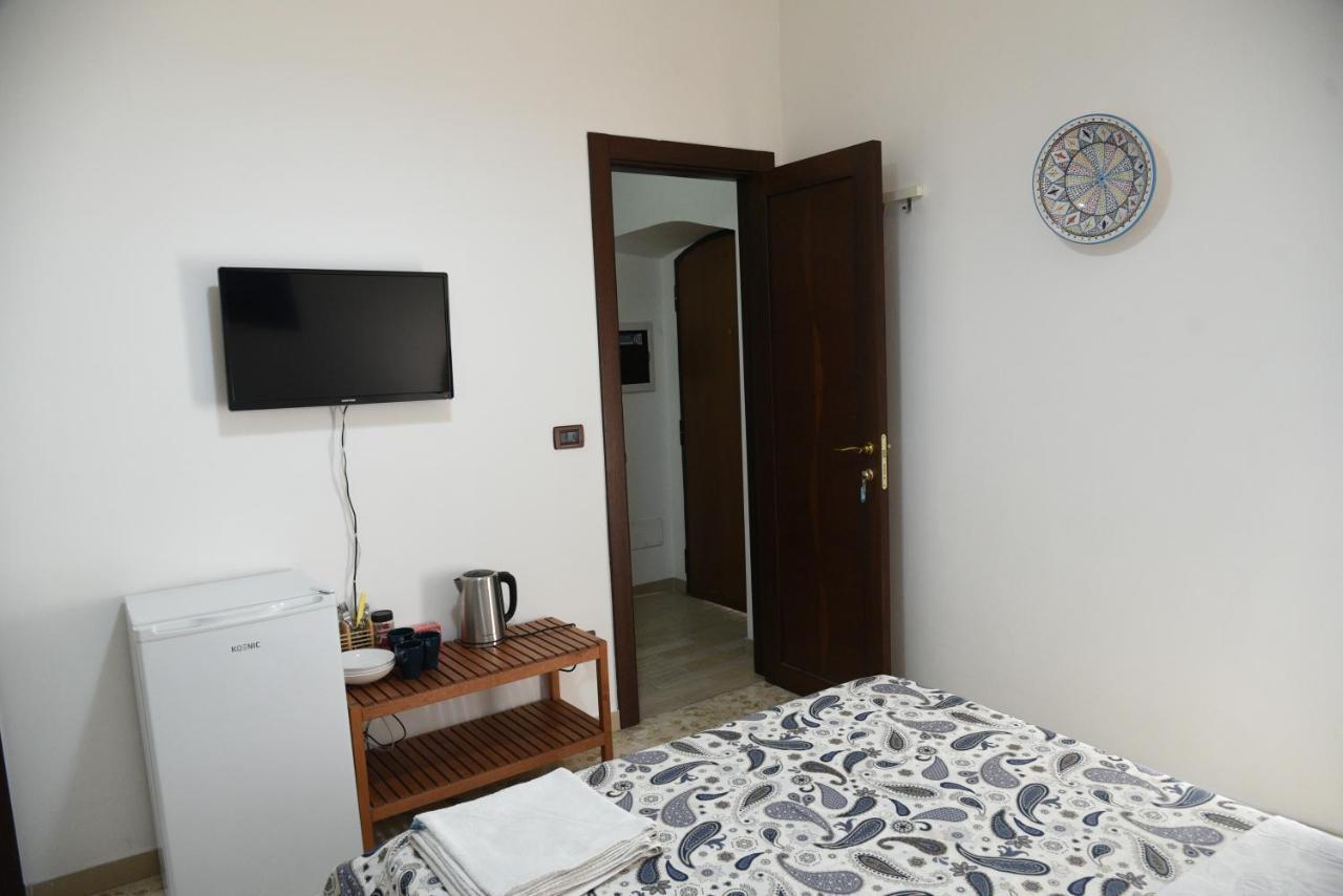 Corte Trecantaia 11 Holiday Hotel Bari Exterior photo