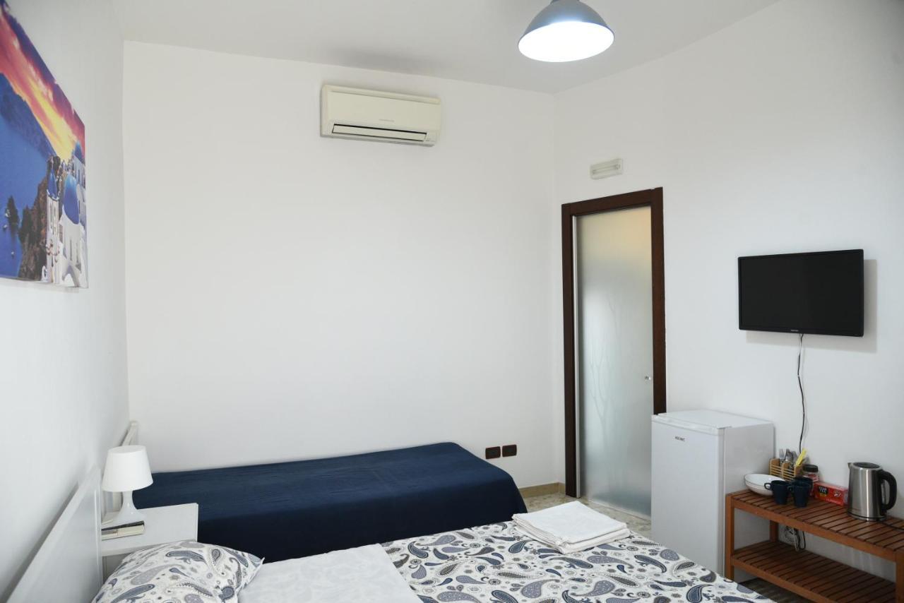 Corte Trecantaia 11 Holiday Hotel Bari Exterior photo
